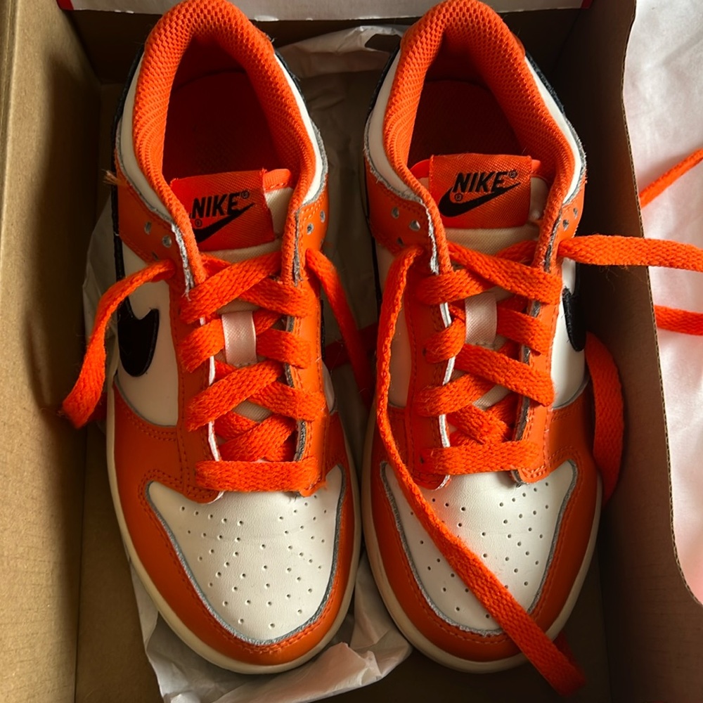 Halloween dunks
